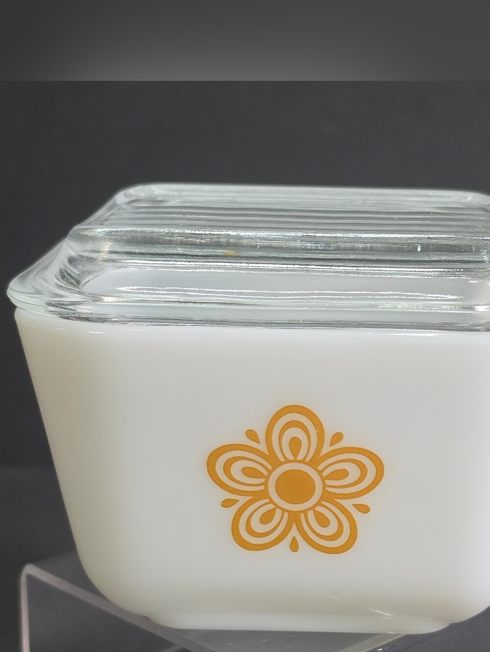 PYREX Butterfly Gold Refrigerator Dish With Lid 501-B ~ Excellent Condition - Picture 2 of 12